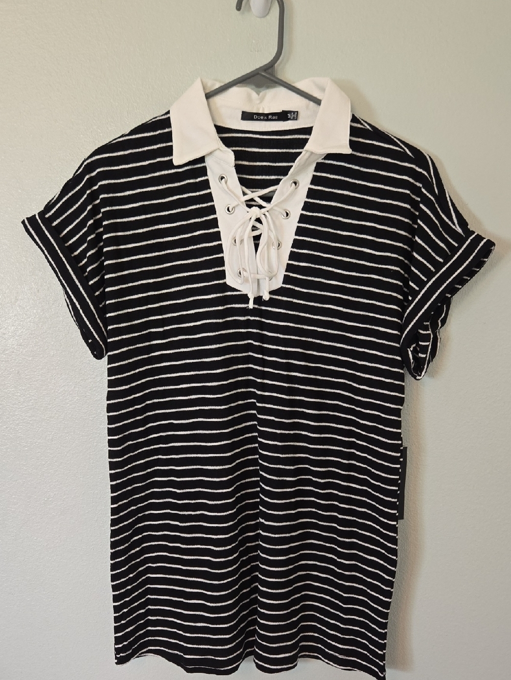 Doe & Rae | NWT Black And White Striped Collar Tee Lace Up Neck Size Medium